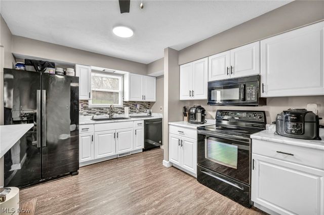 871 Marcie Drive, Cleveland, OH 44109