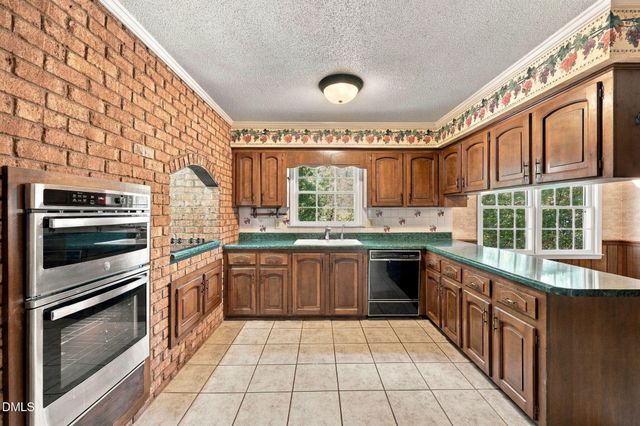 6102 Castlebrook Drive, Raleigh, NC 27604