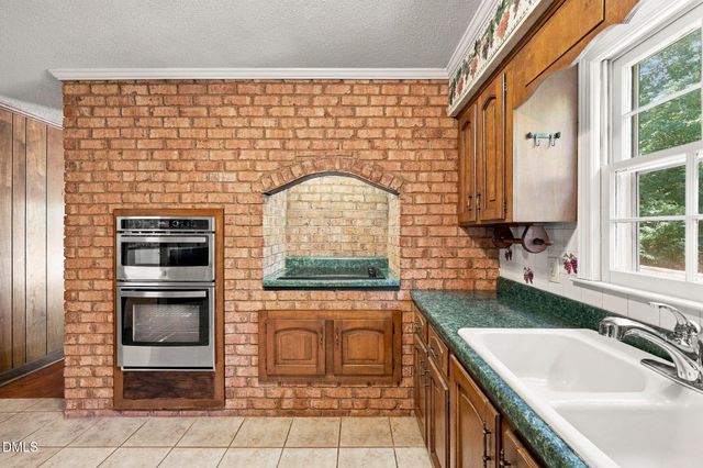 6102 Castlebrook Drive, Raleigh, NC 27604
