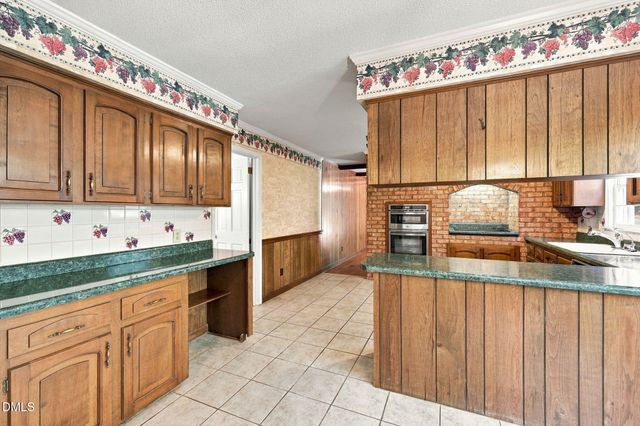 6102 Castlebrook Drive, Raleigh, NC 27604