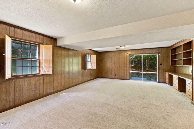6102 Castlebrook Drive, Raleigh, NC 27604
