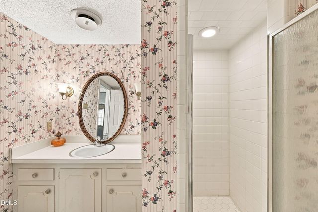 6102 Castlebrook Drive, Raleigh, NC 27604
