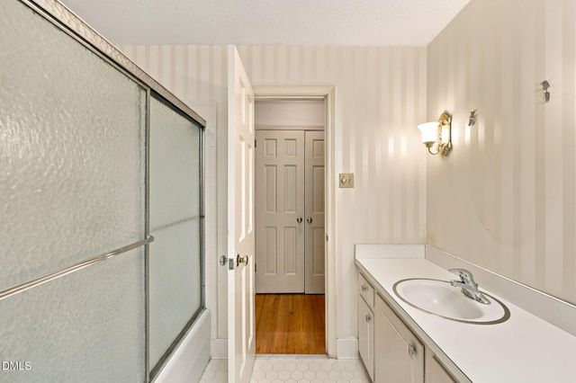 6102 Castlebrook Drive, Raleigh, NC 27604