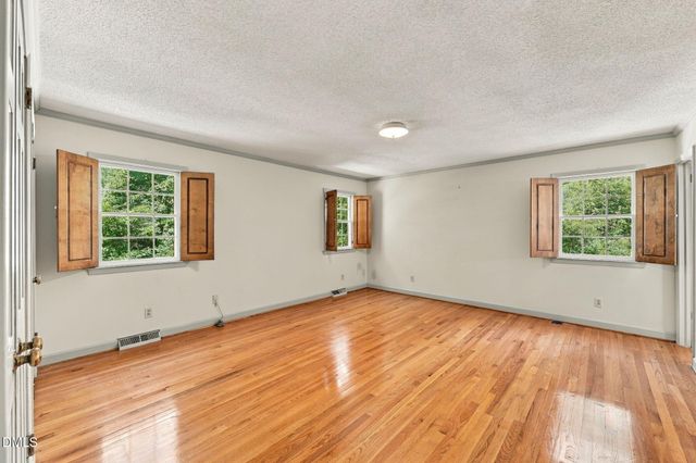 6102 Castlebrook Drive, Raleigh, NC 27604