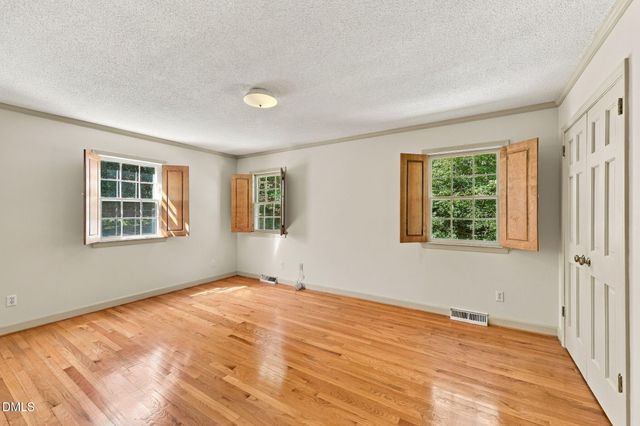 6102 Castlebrook Drive, Raleigh, NC 27604