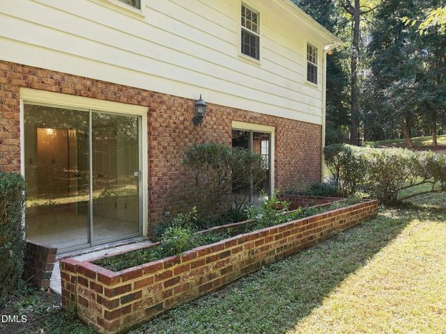 6102 Castlebrook Drive, Raleigh, NC 27604