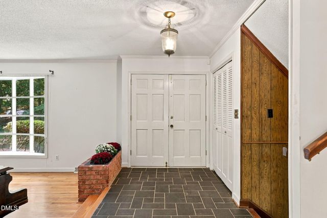 6102 Castlebrook Drive, Raleigh, NC 27604