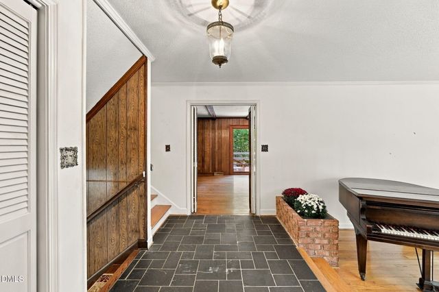 6102 Castlebrook Drive, Raleigh, NC 27604