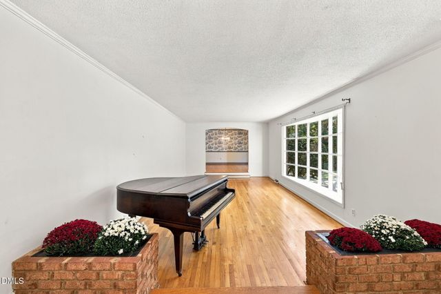 6102 Castlebrook Drive, Raleigh, NC 27604