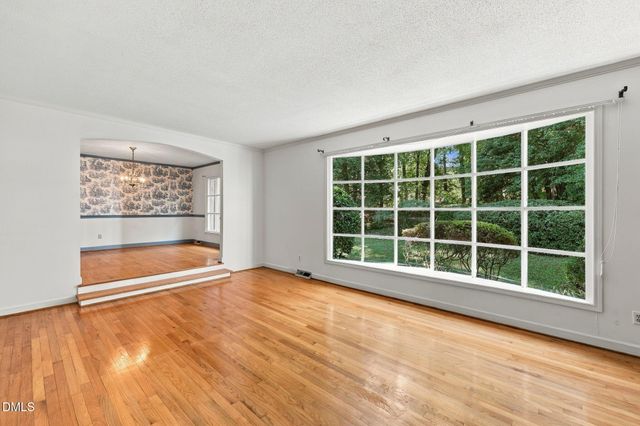 6102 Castlebrook Drive, Raleigh, NC 27604