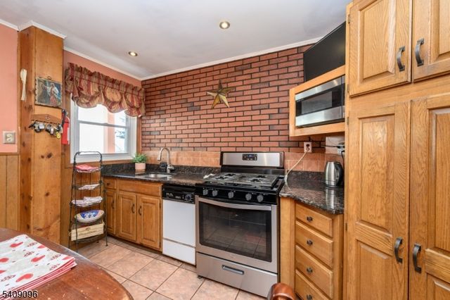 58 Osborne St, Bloomfield Twp., NJ 07003