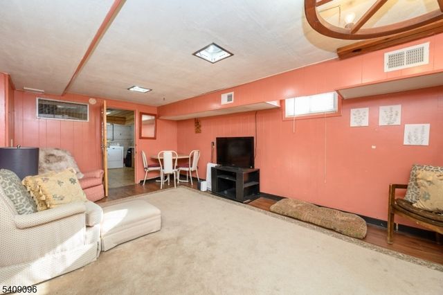 58 Osborne St, Bloomfield Twp., NJ 07003