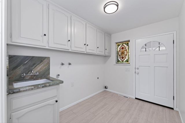 1326 W Escalon Avenue, Fresno, CA 93711