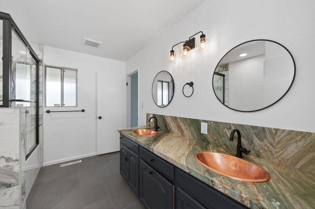 1326 W Escalon Avenue, Fresno, CA 93711