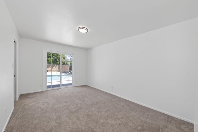 1326 W Escalon Avenue, Fresno, CA 93711