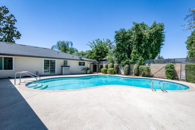 1326 W Escalon Avenue, Fresno, CA 93711