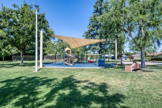 1326 W Escalon Avenue, Fresno, CA 93711