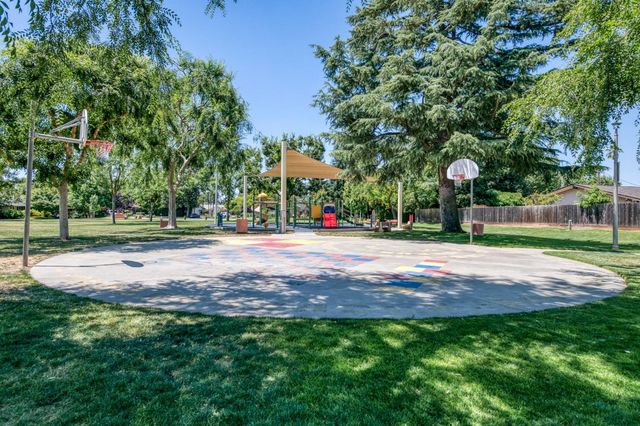 1326 W Escalon Avenue, Fresno, CA 93711