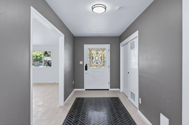 1326 W Escalon Avenue, Fresno, CA 93711