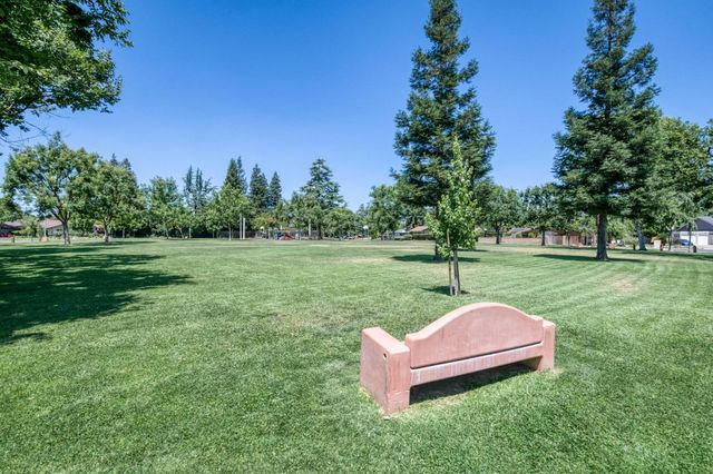 1326 W Escalon Avenue, Fresno, CA 93711