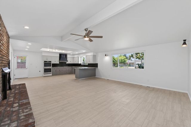 1326 W Escalon Avenue, Fresno, CA 93711