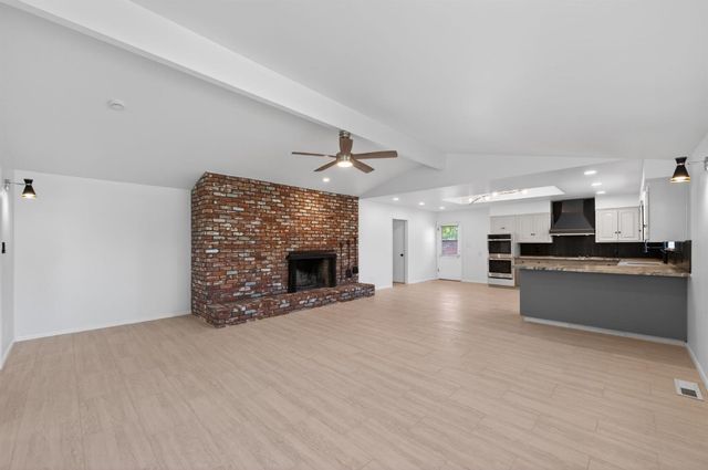 1326 W Escalon Avenue, Fresno, CA 93711