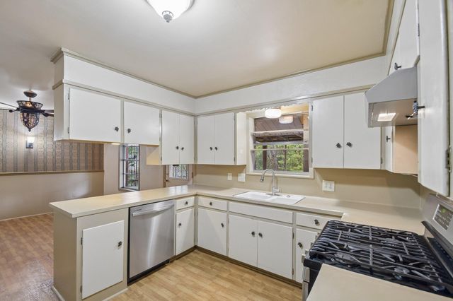 610 Mogonye LN, Elgin, TX 78621