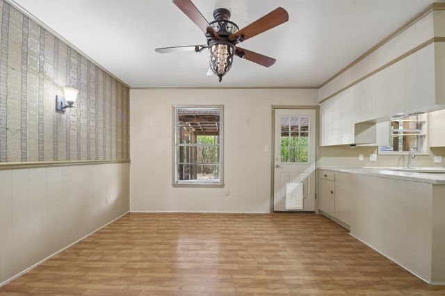 610 Mogonye LN, Elgin, TX 78621