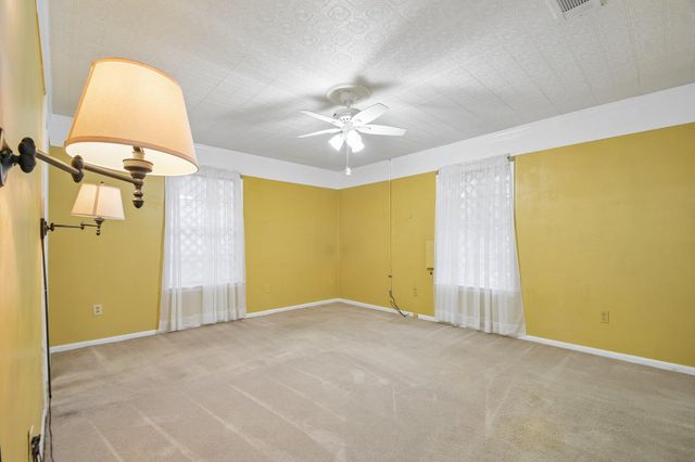 610 Mogonye LN, Elgin, TX 78621