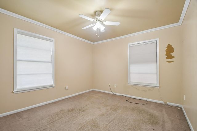 610 Mogonye LN, Elgin, TX 78621