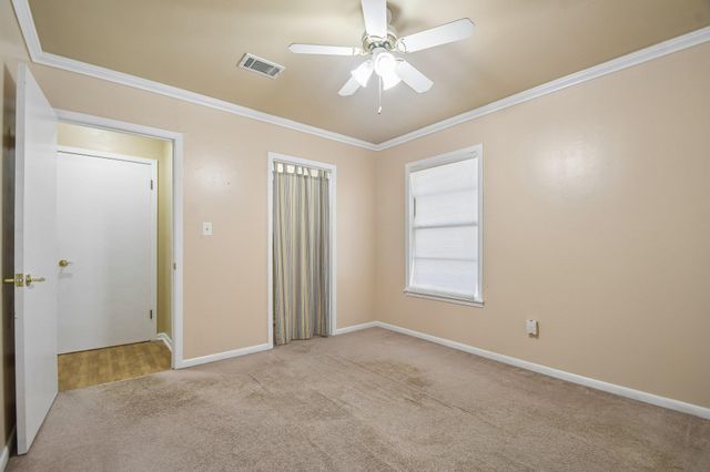 610 Mogonye LN, Elgin, TX 78621
