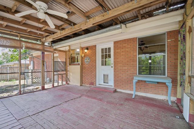 610 Mogonye LN, Elgin, TX 78621