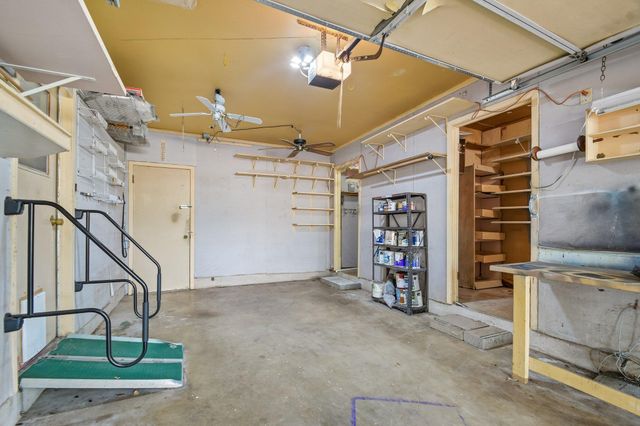 610 Mogonye LN, Elgin, TX 78621