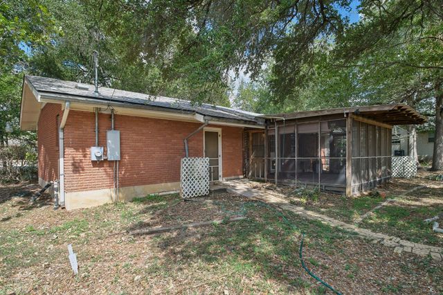 610 Mogonye LN, Elgin, TX 78621