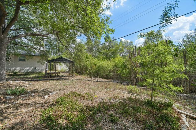 610 Mogonye LN, Elgin, TX 78621