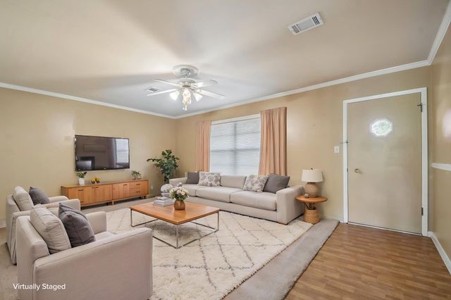 610 Mogonye LN, Elgin, TX 78621