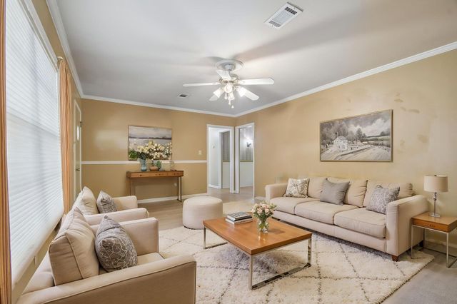 610 Mogonye LN, Elgin, TX 78621