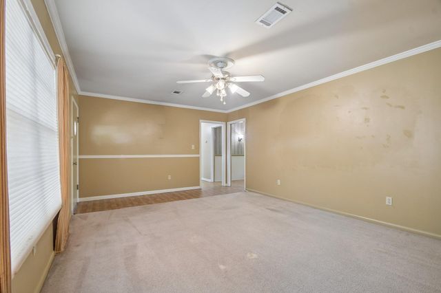 610 Mogonye LN, Elgin, TX 78621