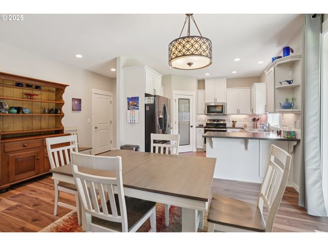 219 W CHRISTY Ct, Yacolt, WA 98675