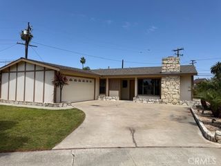 6951 Lenis, Huntington Beach, CA 92647