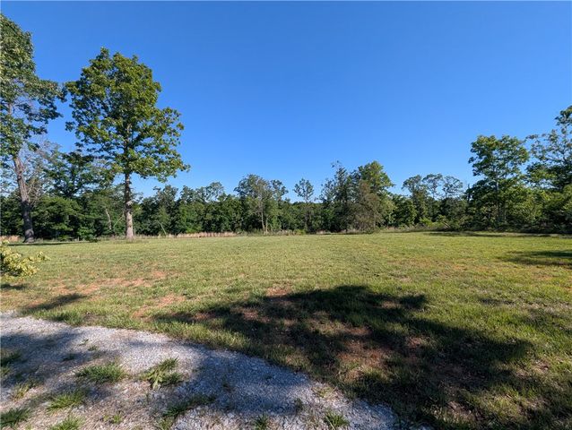 14750 N Big Springs Road, Gravette, AR 72736