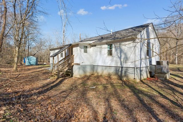 1099 Henley Rd, Ashland City, TN 37015