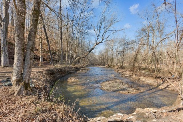 1099 Henley Rd, Ashland City, TN 37015