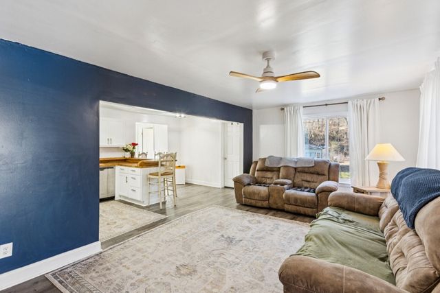 1099 Henley Rd, Ashland City, TN 37015