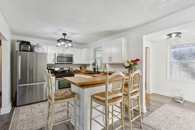 1099 Henley Rd, Ashland City, TN 37015