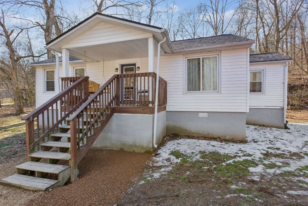 1099 Henley Rd, Ashland City, TN 37015