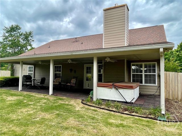 1605 Brooks Pointe Court, Lawrenceville, GA 30045