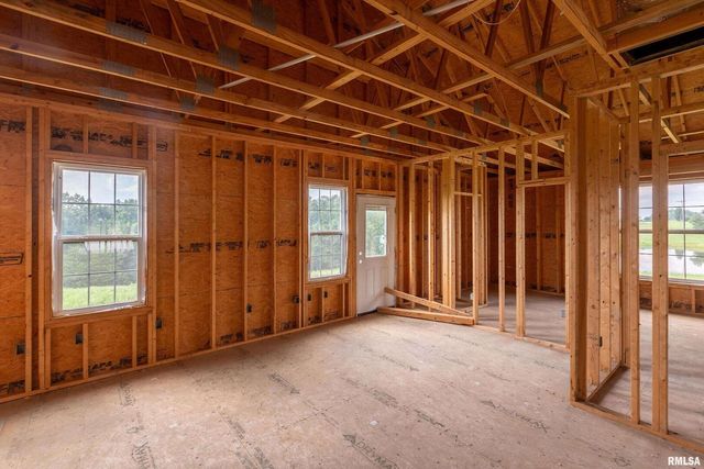 9975 Route 37, Goreville, IL 62939