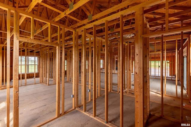 9975 Route 37, Goreville, IL 62939