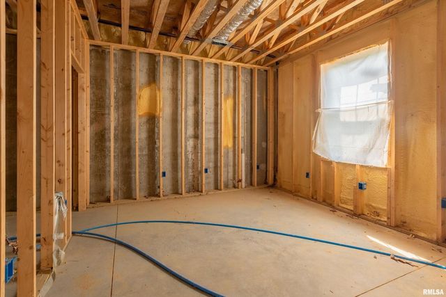 9975 Route 37, Goreville, IL 62939